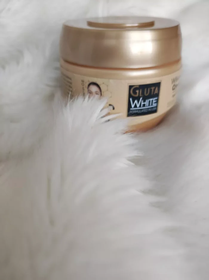 GLUTA WHITE - Anti-imperfections & anti-tasks Cream Age defying 275 ml - Image 2